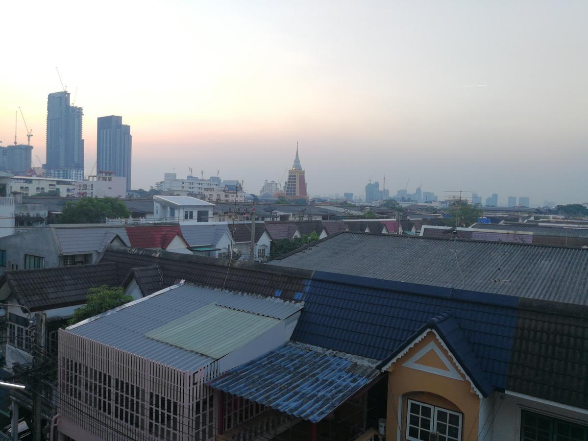 Wj Hostel Bangkok Exteriör bild