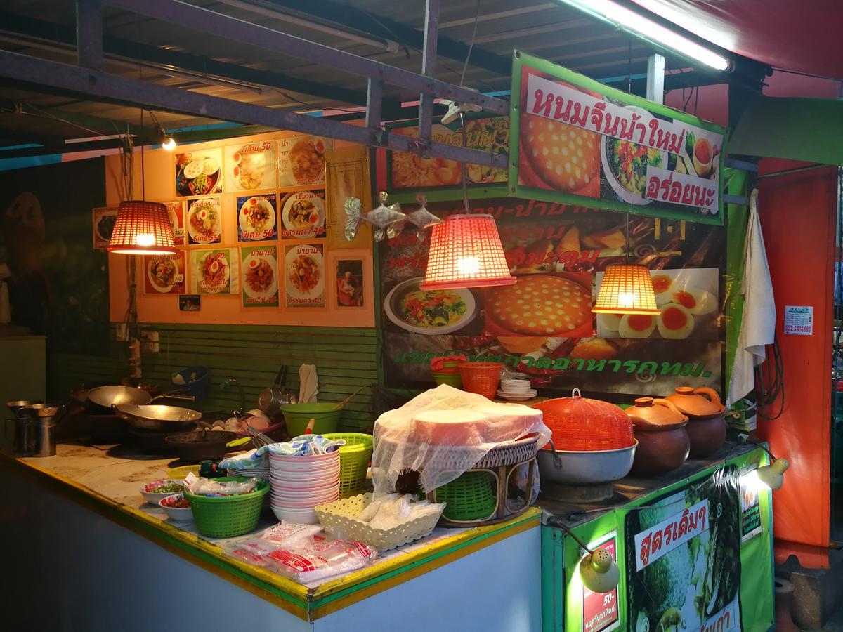 Wj Hostel Bangkok Exteriör bild
