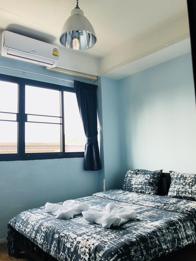Wj Hostel Bangkok Exteriör bild