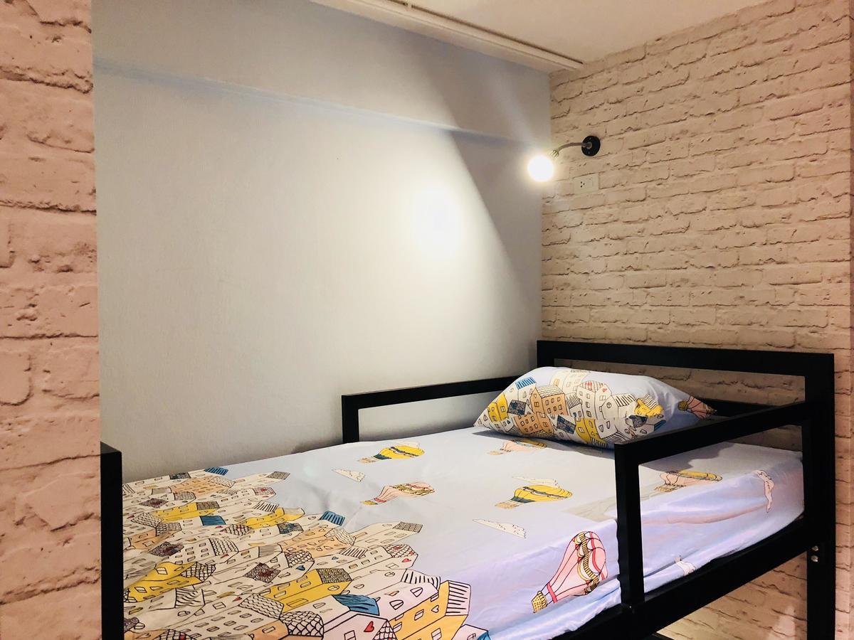 Wj Hostel Bangkok Exteriör bild