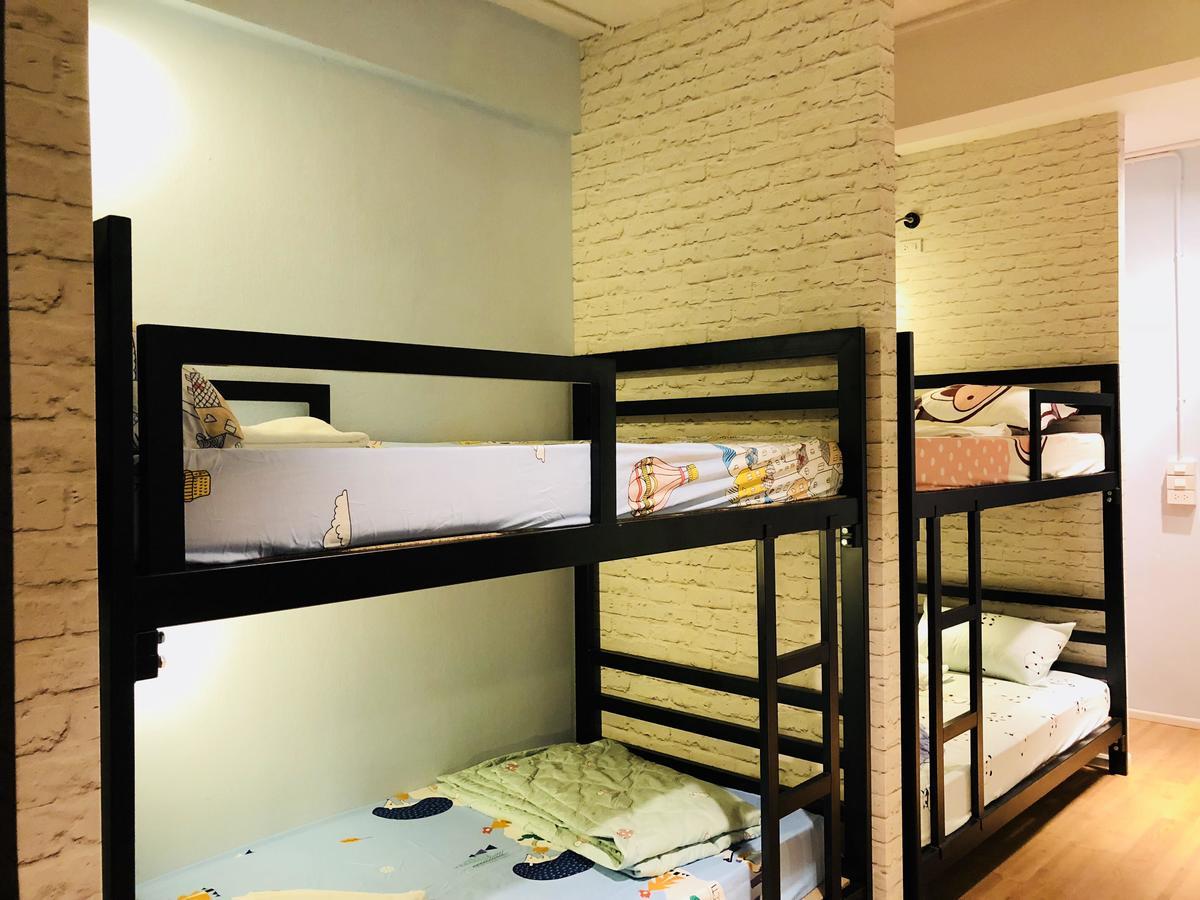 Wj Hostel Bangkok Exteriör bild