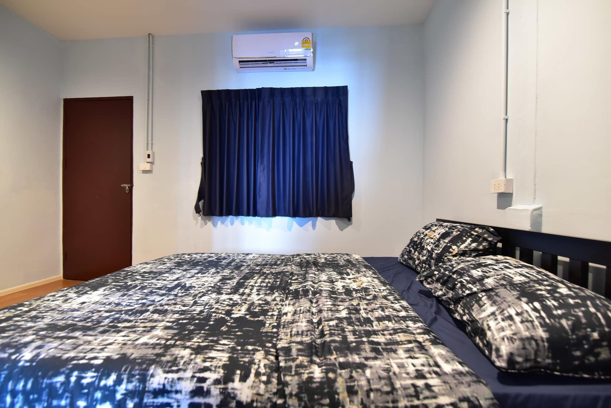 Wj Hostel Bangkok Exteriör bild